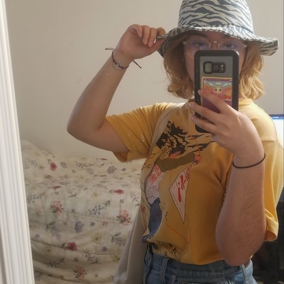 SOLD | Catori Levi Attack on Titan Urban Streetwear Anime Yellow Shirt - Picture 2 of 9